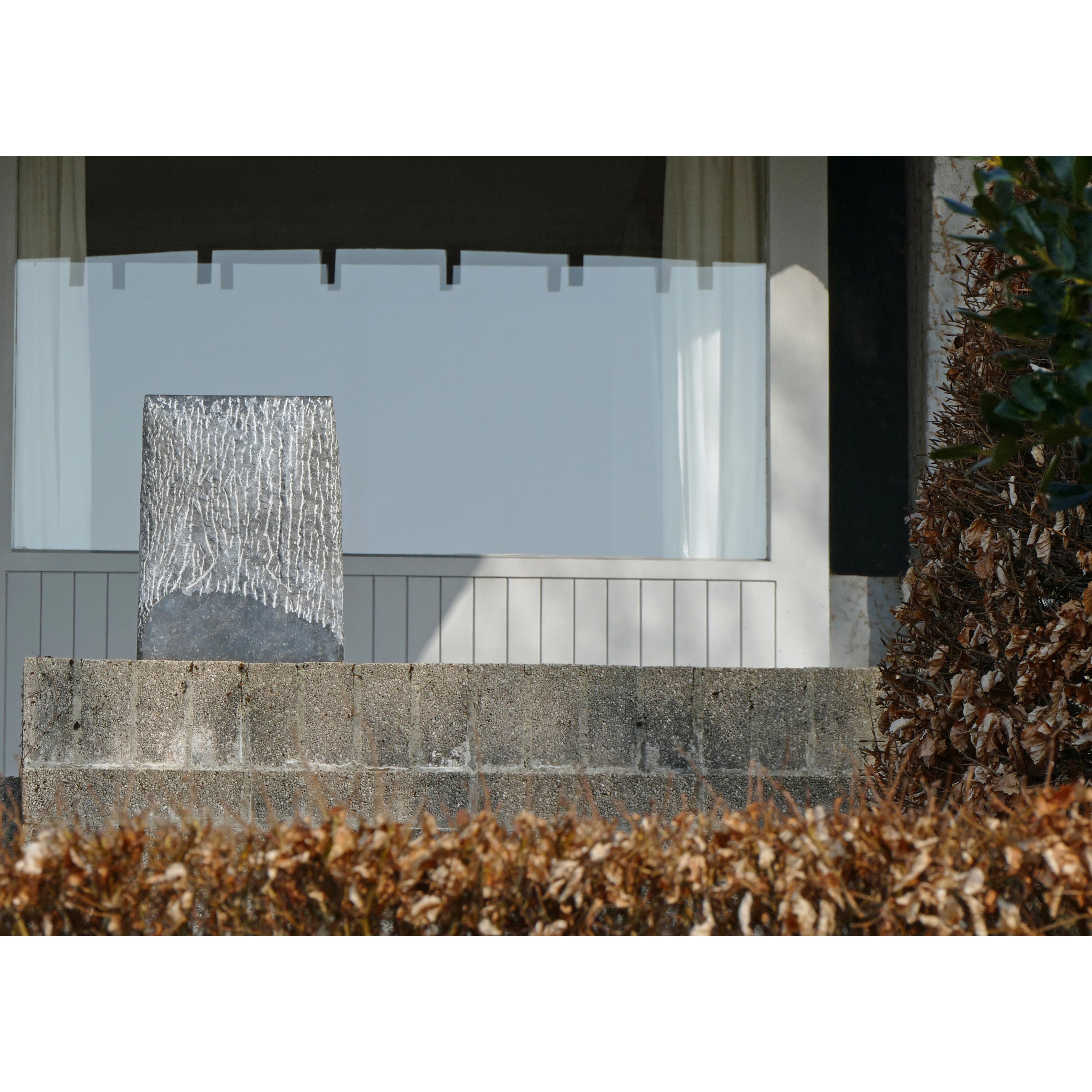 Pierre liquide – HOO Sculpture en pierre calcaire Maison de Claude Strebelle, architecte