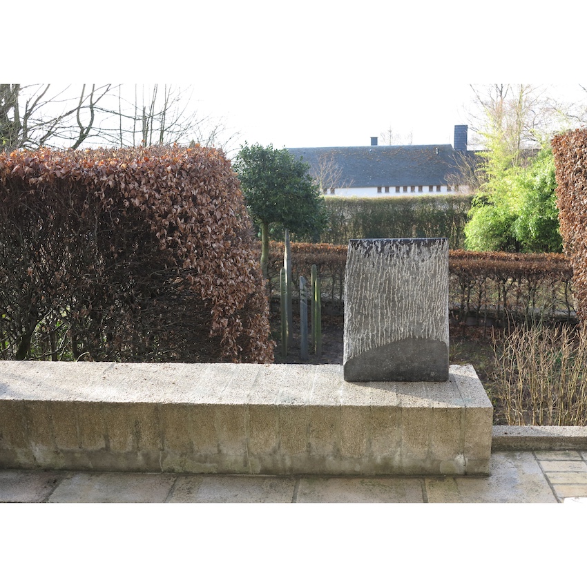 Pierre liquide – HOO Sculpture en pierre calcaire Maison de Claude Strebelle, architecte