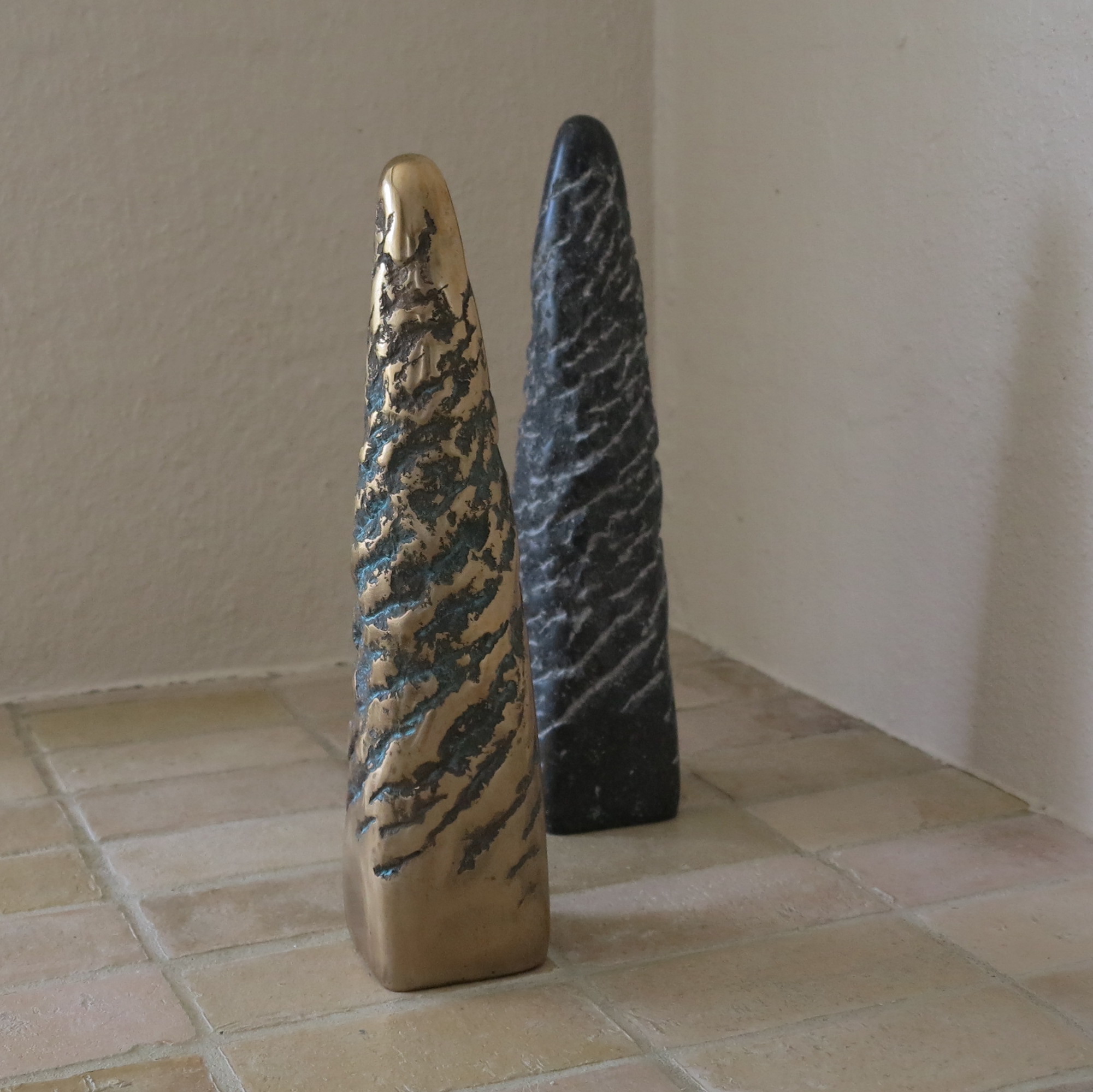 Aspirales – HOO Bronze et pierre calcaire - Variations autour du thème de la spirale